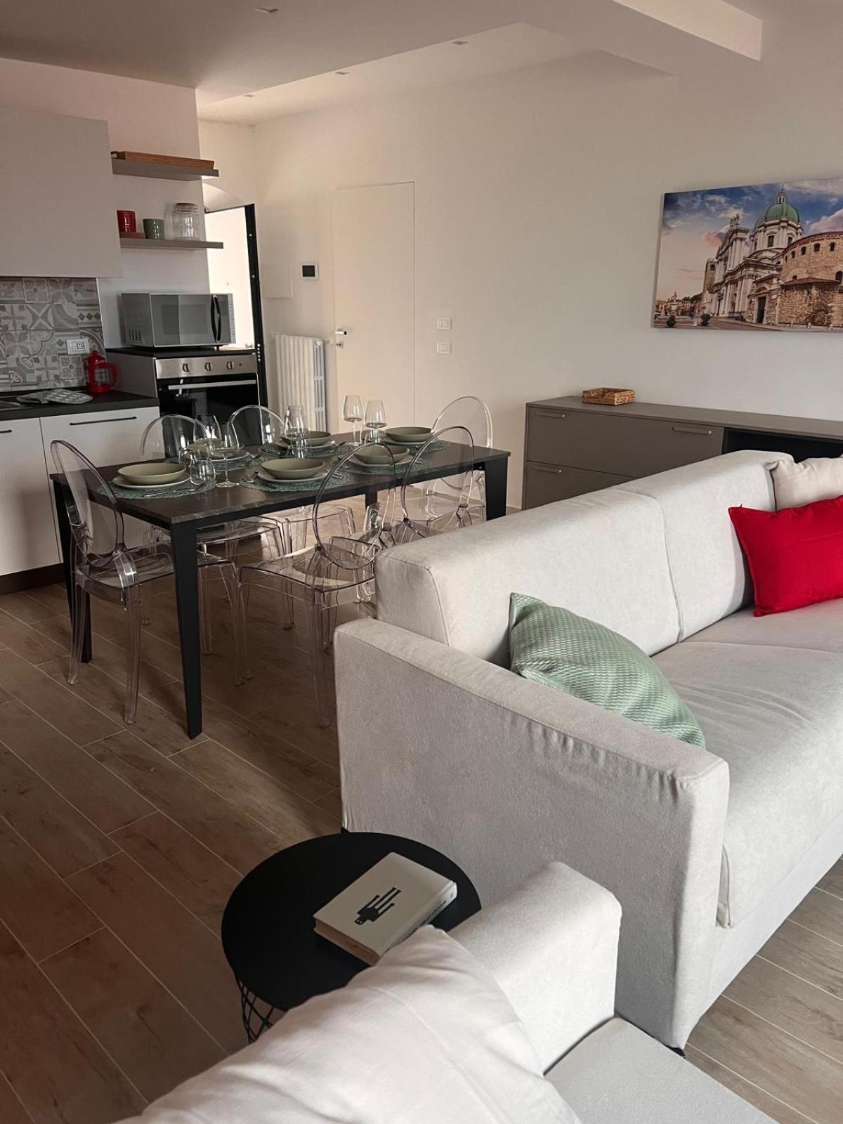 La Finestra Sul Garda Dreaming Holidays San Felice del Benaco Luaran gambar