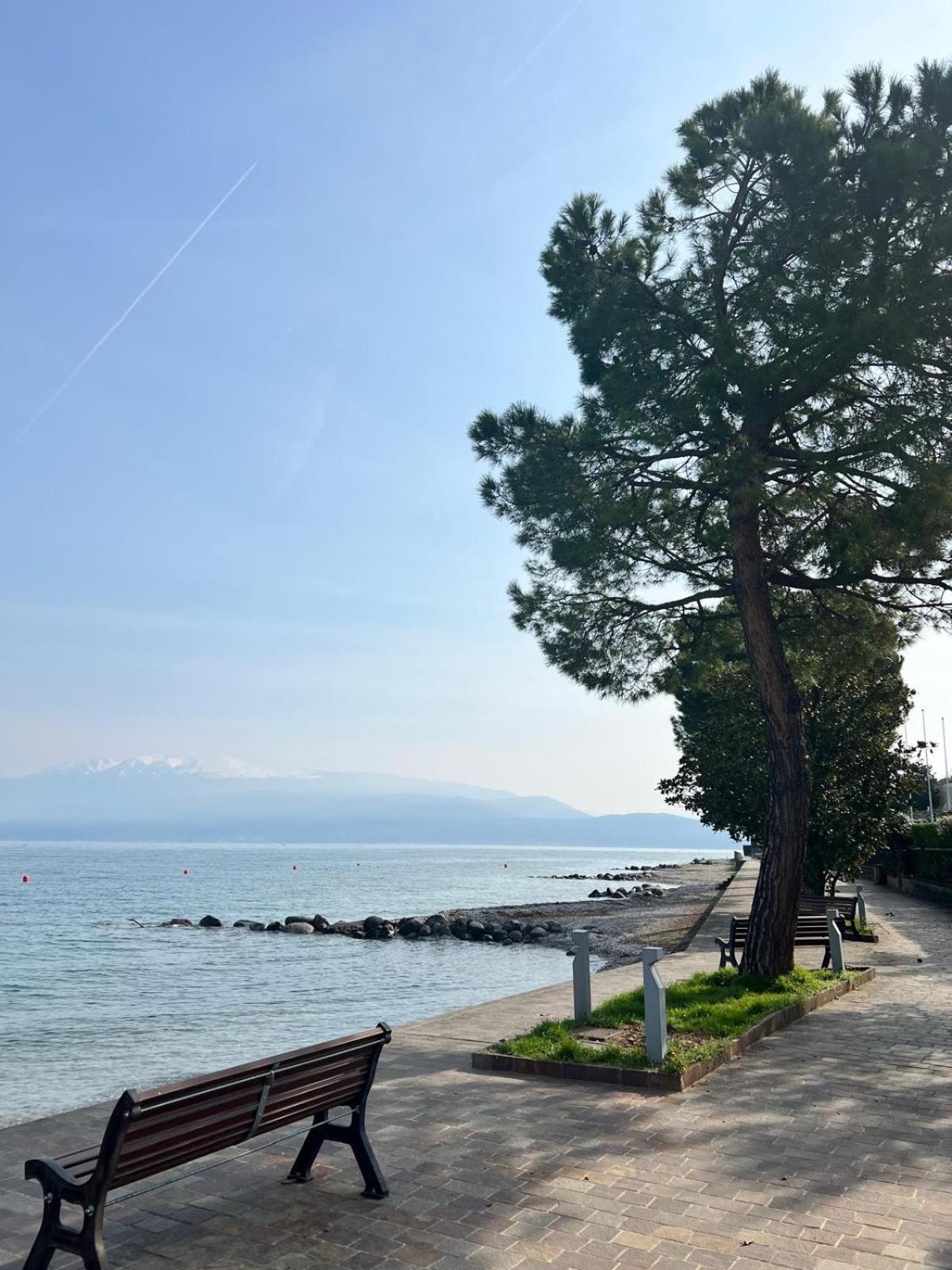 La Finestra Sul Garda Dreaming Holidays San Felice del Benaco Luaran gambar