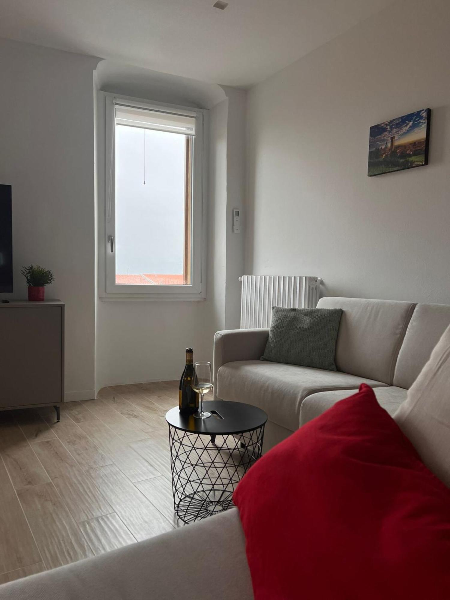La Finestra Sul Garda Dreaming Holidays San Felice del Benaco Luaran gambar