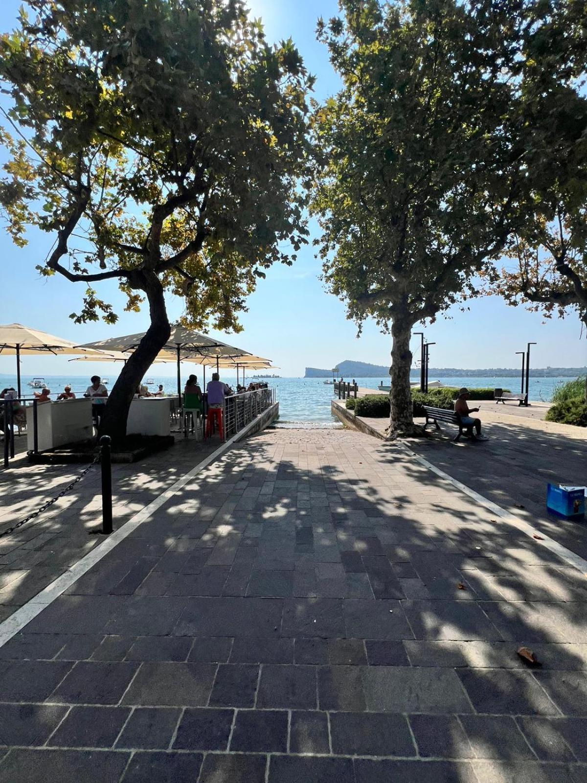 La Finestra Sul Garda Dreaming Holidays San Felice del Benaco Luaran gambar