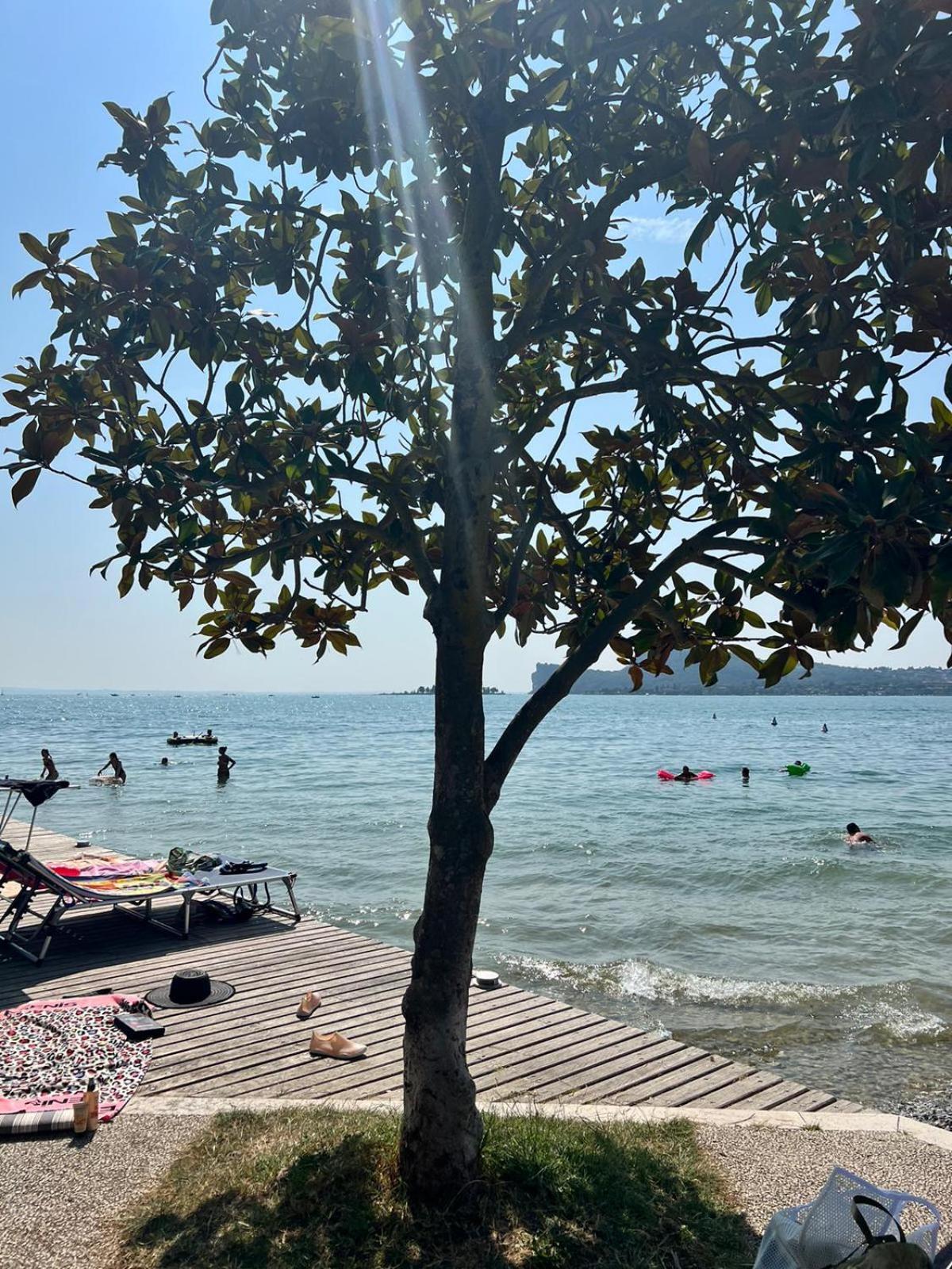 La Finestra Sul Garda Dreaming Holidays San Felice del Benaco Luaran gambar