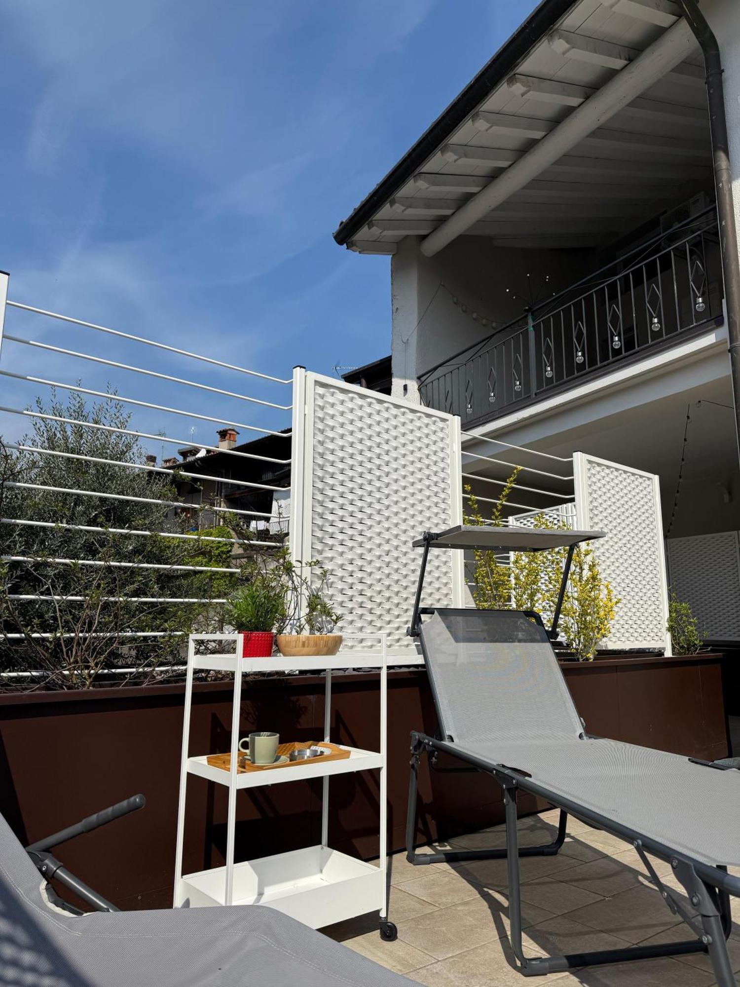 La Finestra Sul Garda Dreaming Holidays San Felice del Benaco Luaran gambar